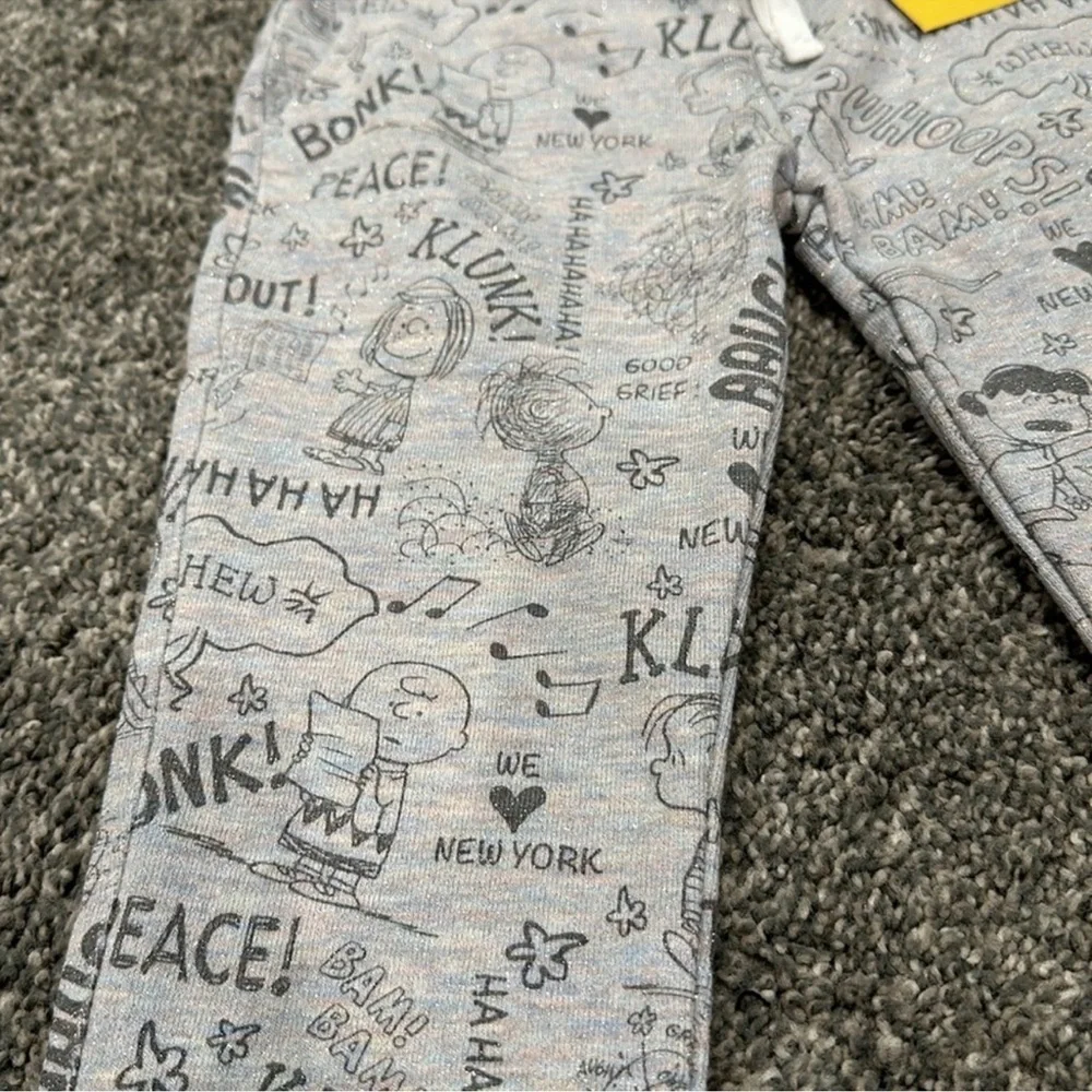 NWT Peanuts Jogger Sparkle Cloud. Size 4T. So cute with glitter on them.